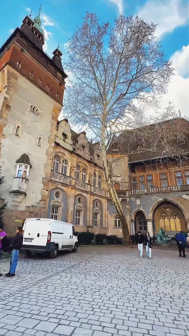 Post 7 by Tolgahan Ayvazoğlu on Instagram (video)