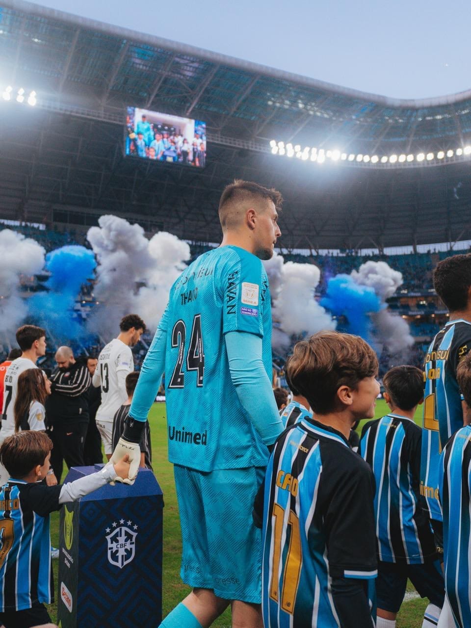Post 3 by Thiago Beltrame on Instagram (carousel)