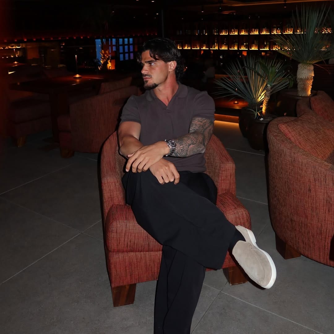 Post 4 by Manuel Cannavaro on Instagram (carousel)