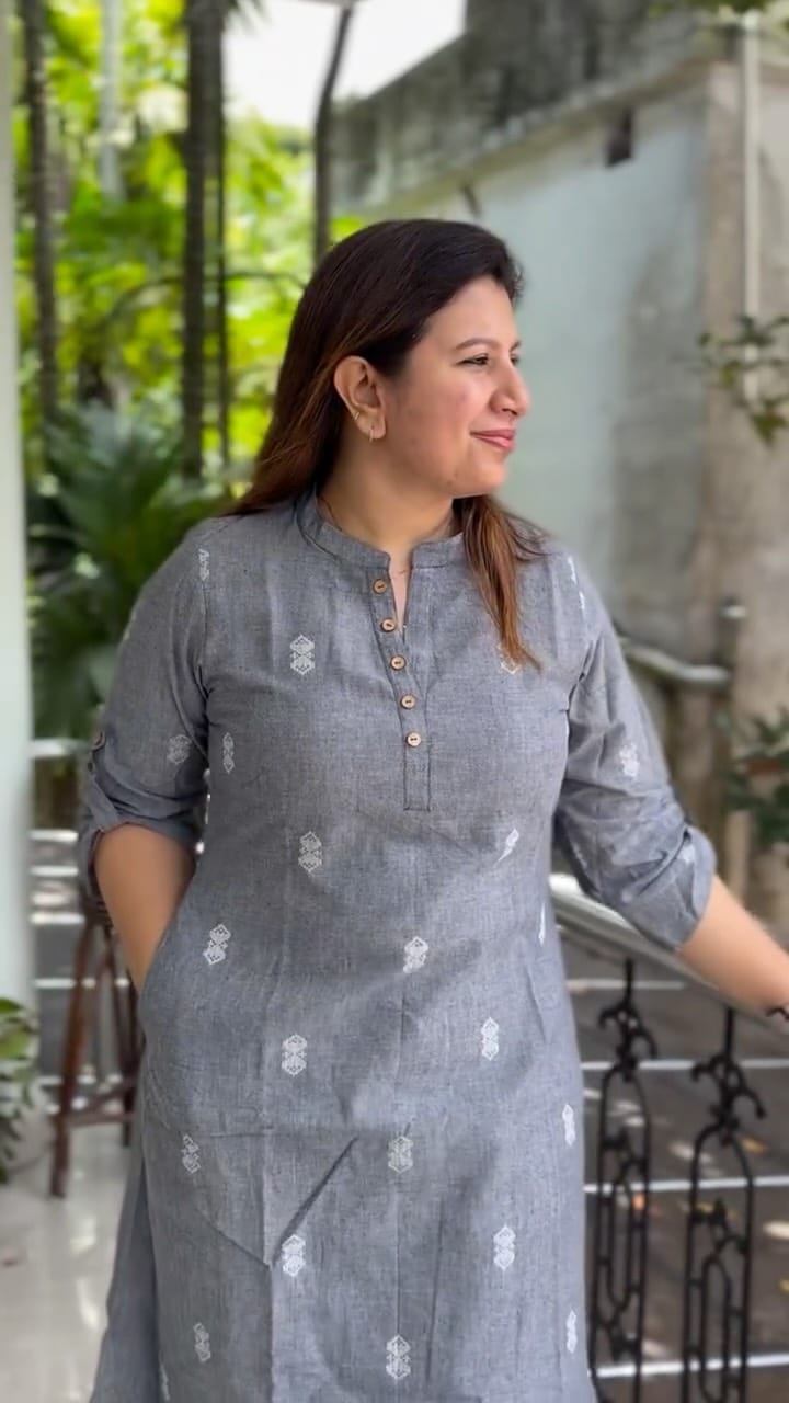 Post 2 by kathys clothing store on Instagram (video)