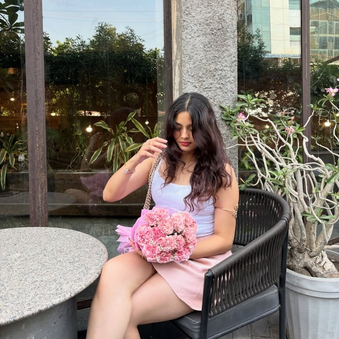 Post 5 by Esha ✧˖° on Instagram (carousel)