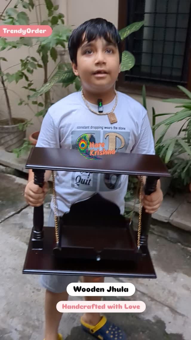 Post 10 by TrendyOrder - Tradition Aur Trend Ka Perfect Blend on Instagram (video)