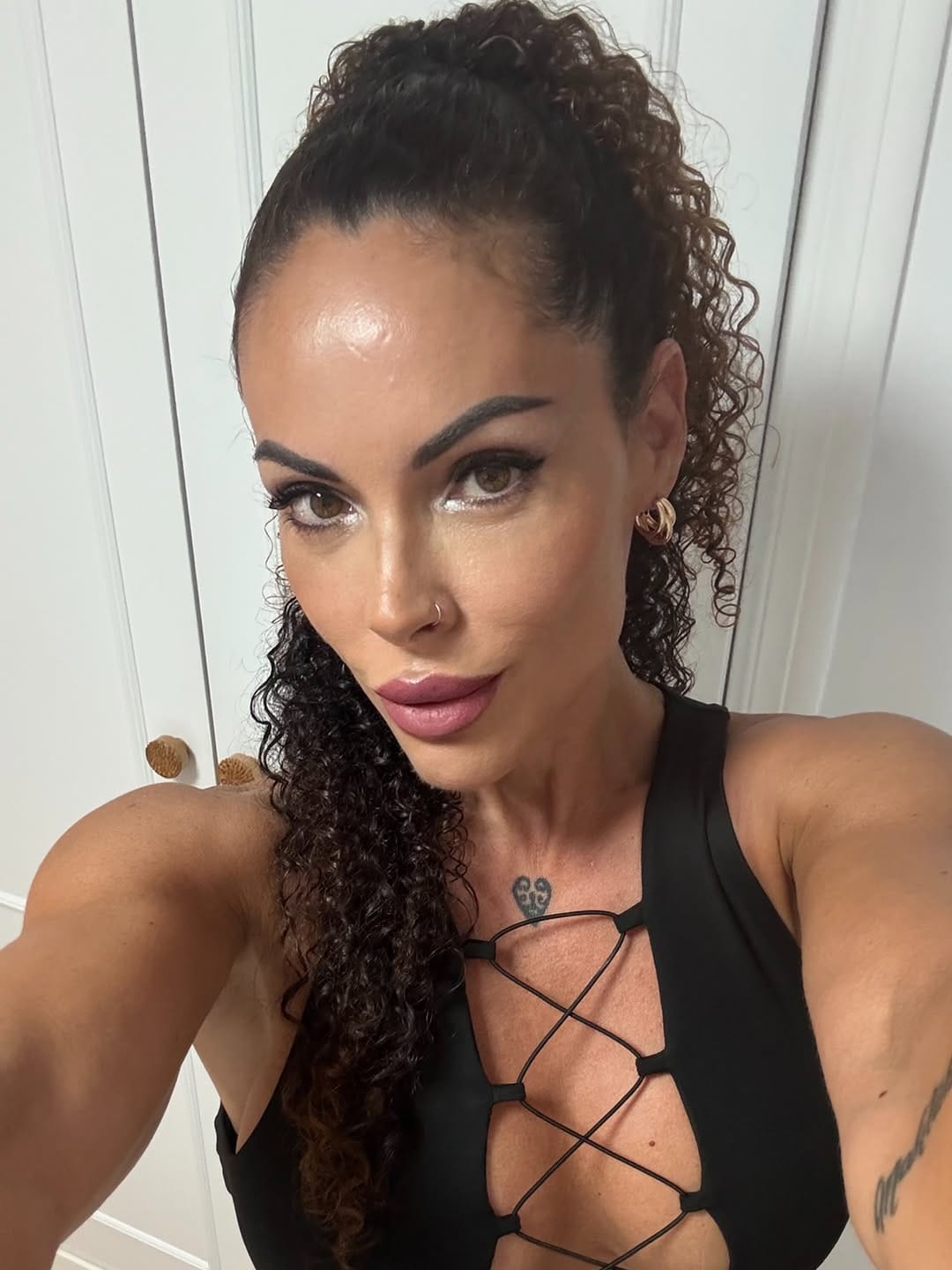 Post 2 by lfbb BodyfitnessElite Profesional // 👮🏽‍♀️ on Instagram (carousel)