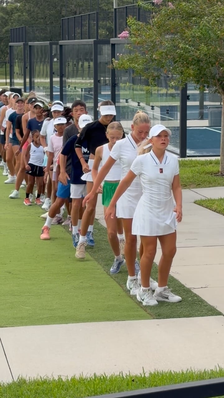 Post 2 by @tennis_graff on Instagram (video)
