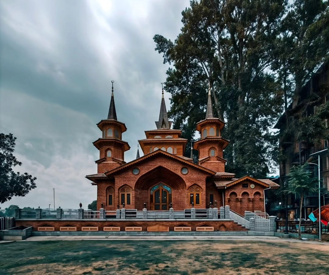 Post 9 by Roman Shahid Hussain on Instagram (image)