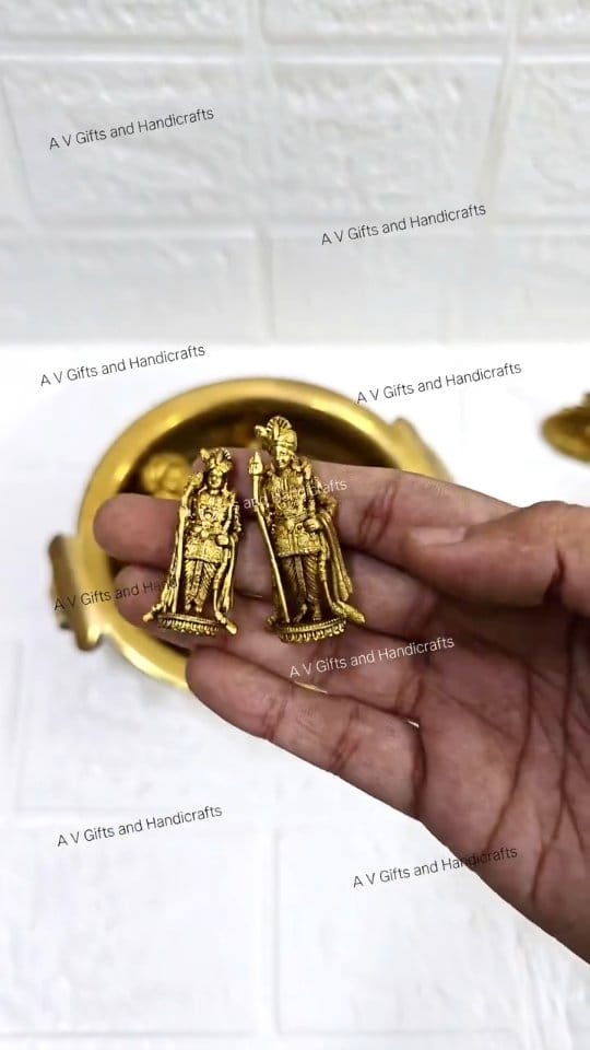 Post 8 by A V Gifts and Handicrafts/Gift Shop on Instagram (video)