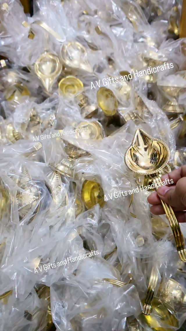 Post 4 by A V Gifts and Handicrafts/Gift Shop on Instagram (video)