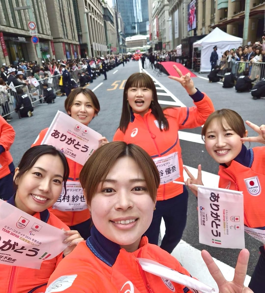 Post 6 by Mina Kobayashi  小林 未奈 on Instagram (carousel)
