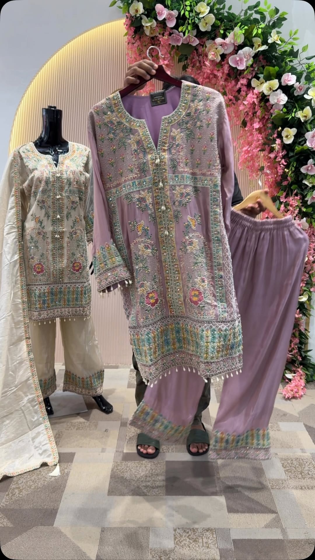 Post 6 by Nasim Aapa Kapadwala & Sons.. on Instagram (video)