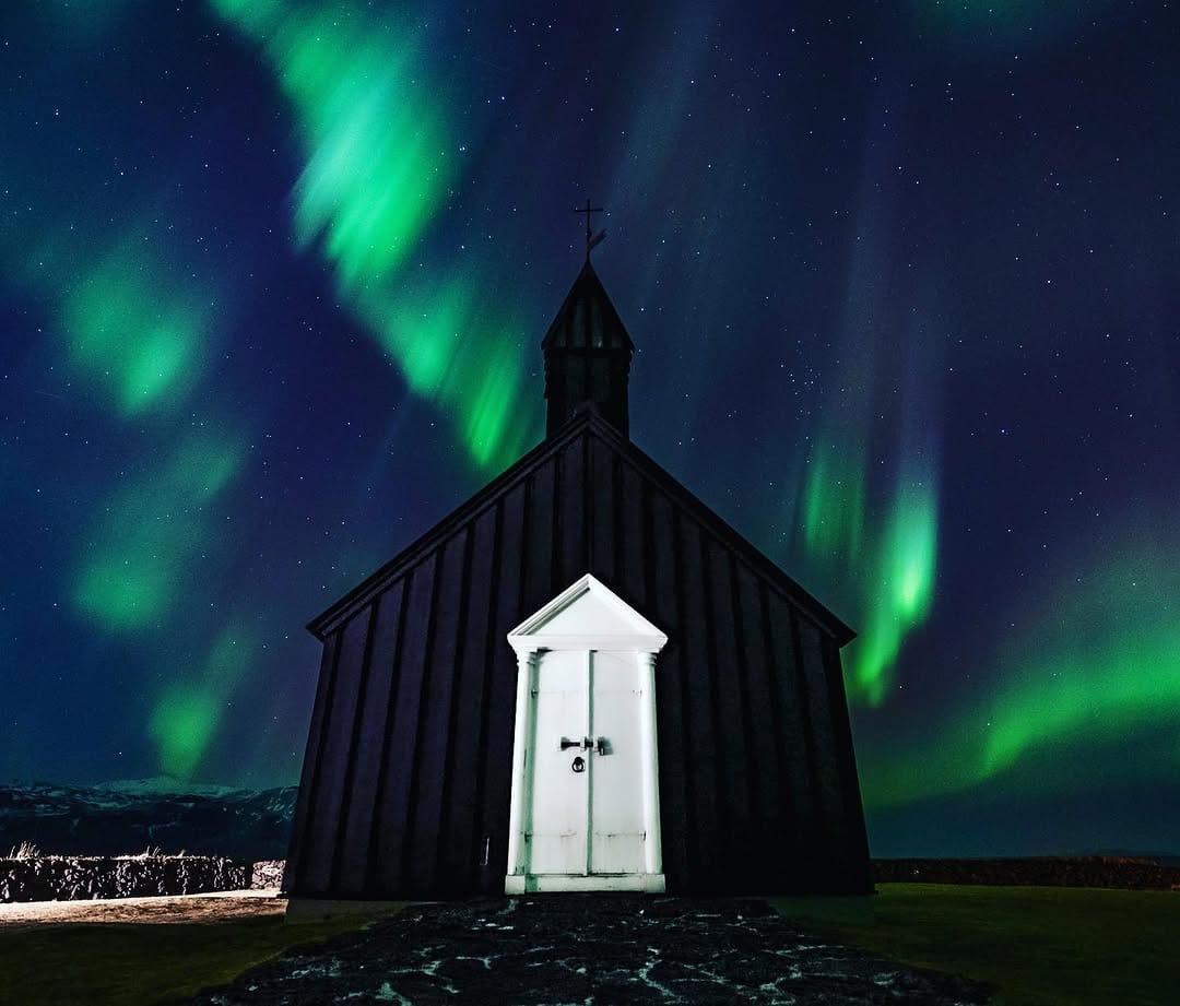 Post 5 by Giacomo Forconi on Instagram (image)