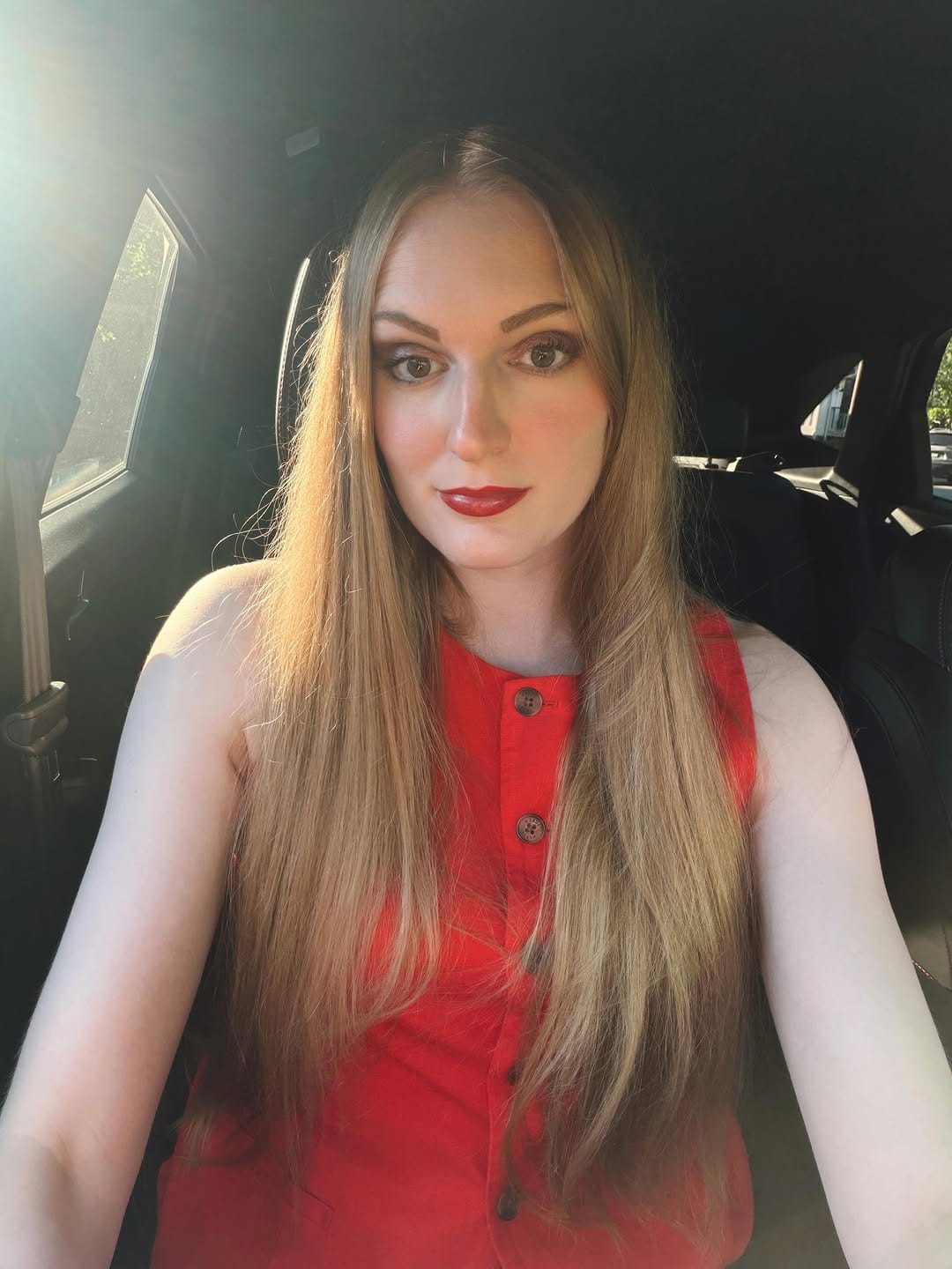 Post 8 by Alexandra Botezat on Instagram (image)