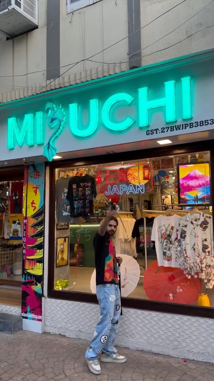 Post 8 by Mizuchi 蛟 on Instagram (video)