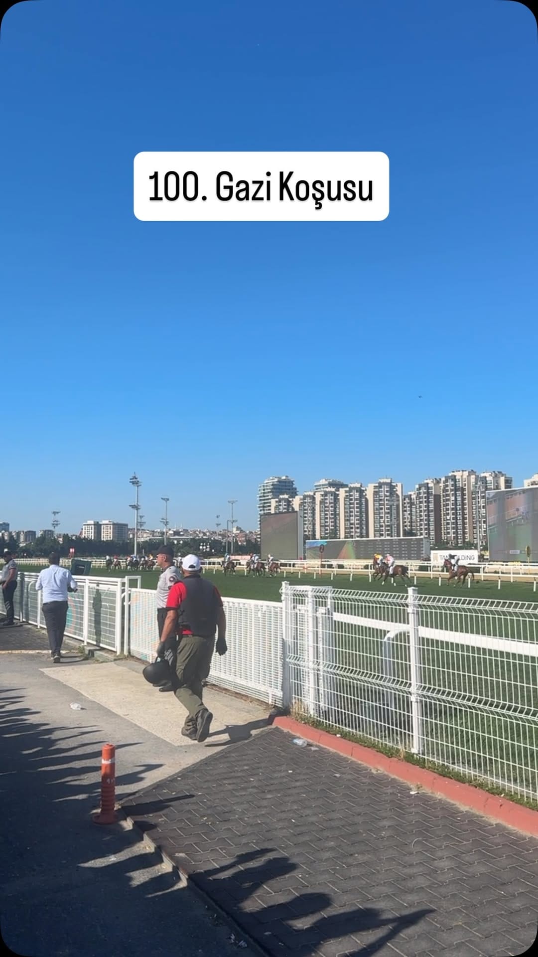 Post 10 by Elif Çetin on Instagram (video)