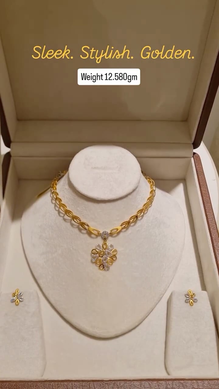 Post 4 by Swarn Mahal Jewellers (p) Ltd. on Instagram (video)