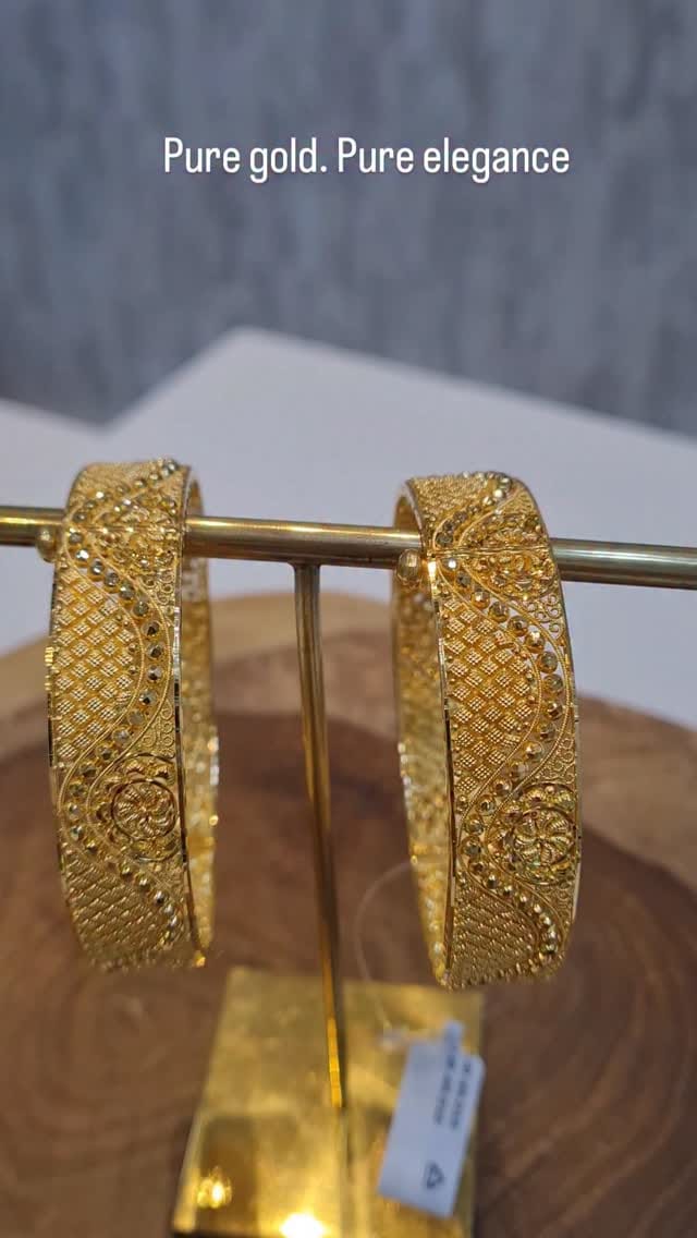 Post 8 by Swarn Mahal Jewellers (p) Ltd. on Instagram (video)