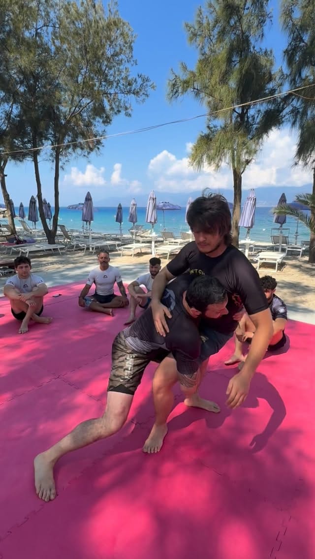 Post 1 by Francesco Halfpenny Fragalà on Instagram (video)