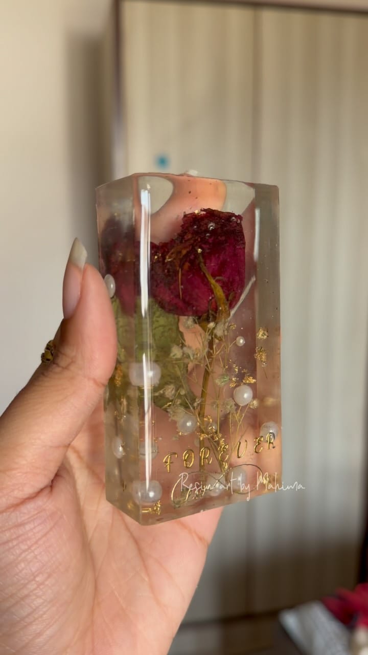 Post 2 by Valentines gift | Resin Art | Hamper’s on Instagram (video)