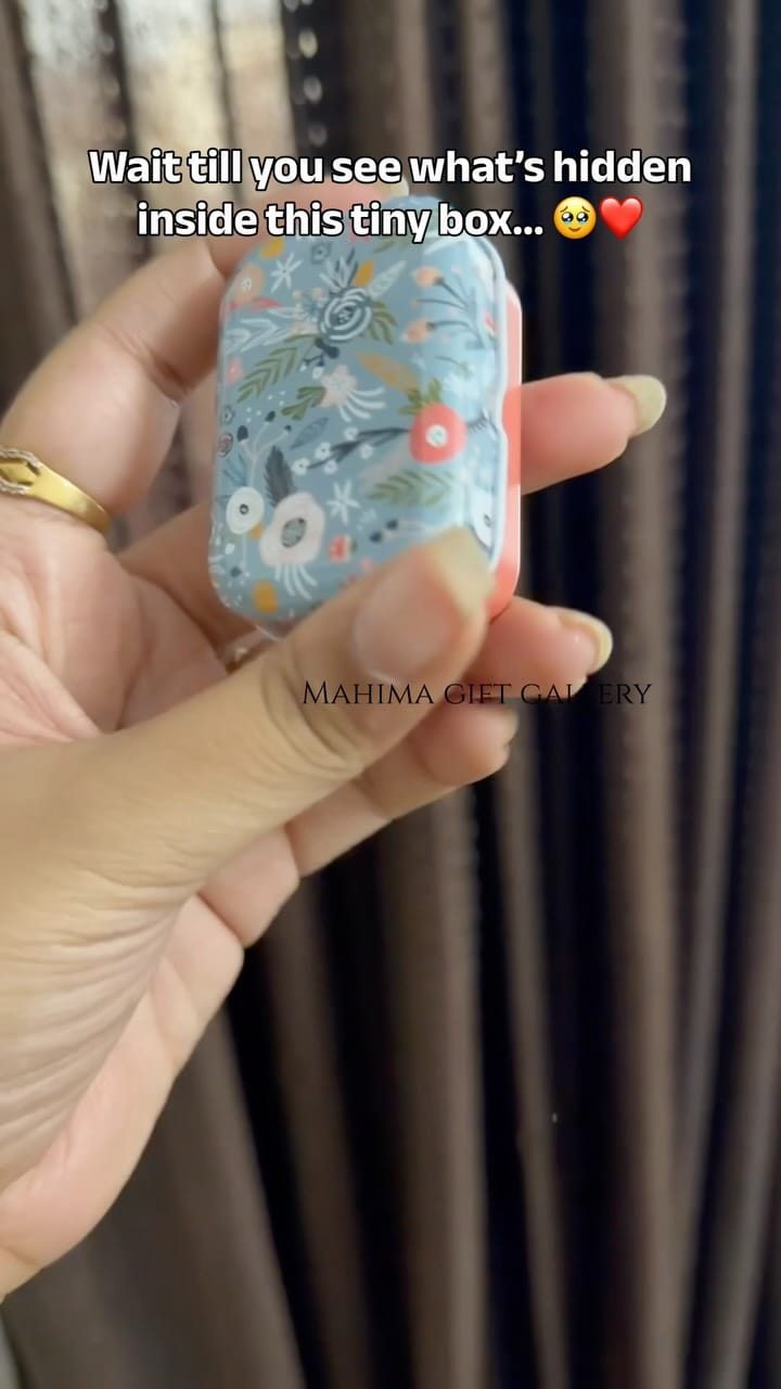 Post 6 by Valentines gift | Resin Art | Hamper’s on Instagram (video)