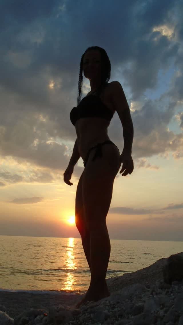 Post 2 by Personal Trainer on Instagram (video)