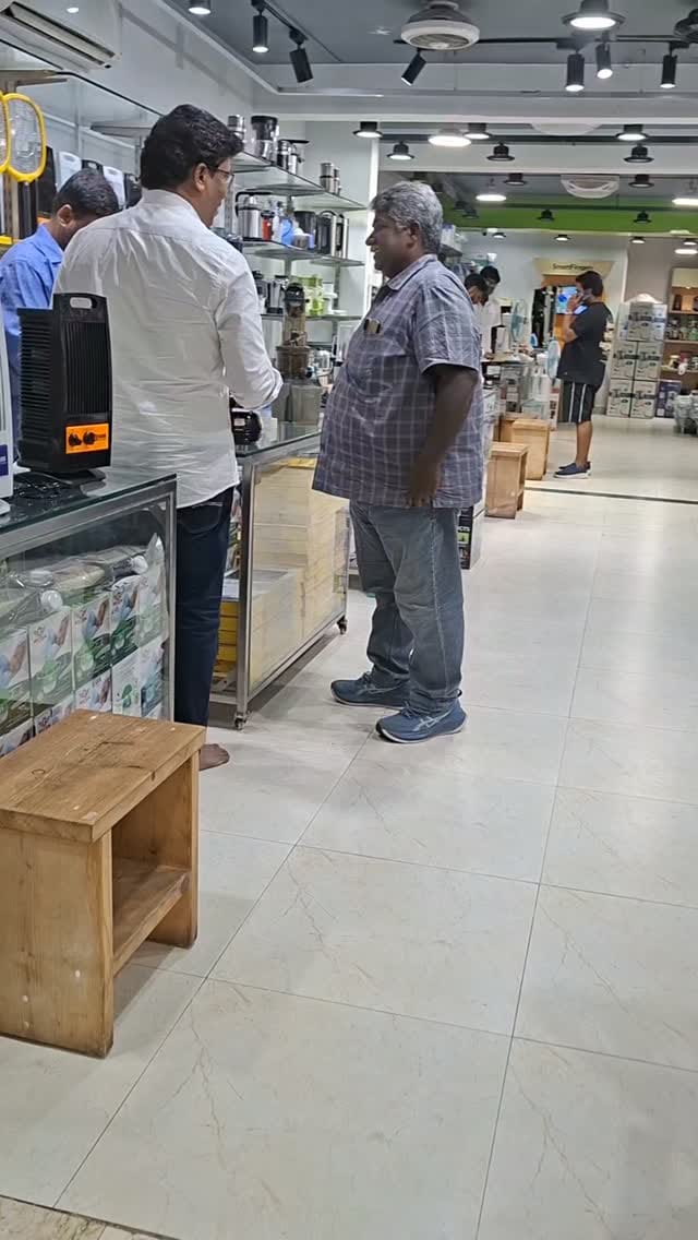 Post 5 by GMark Applainces on Instagram (video)