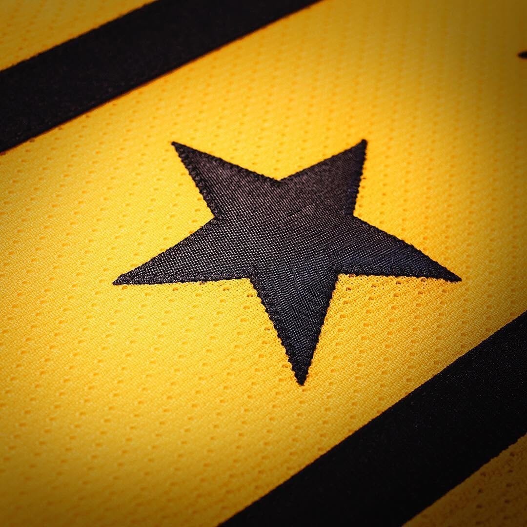 Post 9 by Reebok Hockey on Instagram (image)