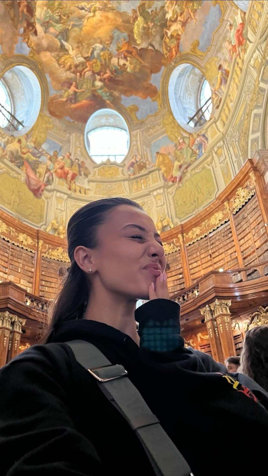 Post 1 by Elif🧚🏻‍♀️ on Instagram (video)