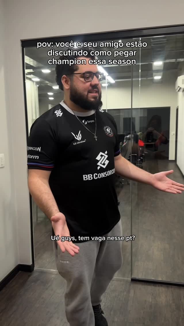 Post 3 by Luccas Molina on Instagram (video)