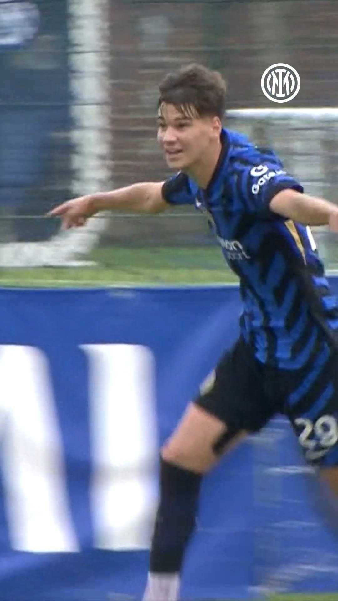 Post 2 by Luka Topalovič on Instagram (video)