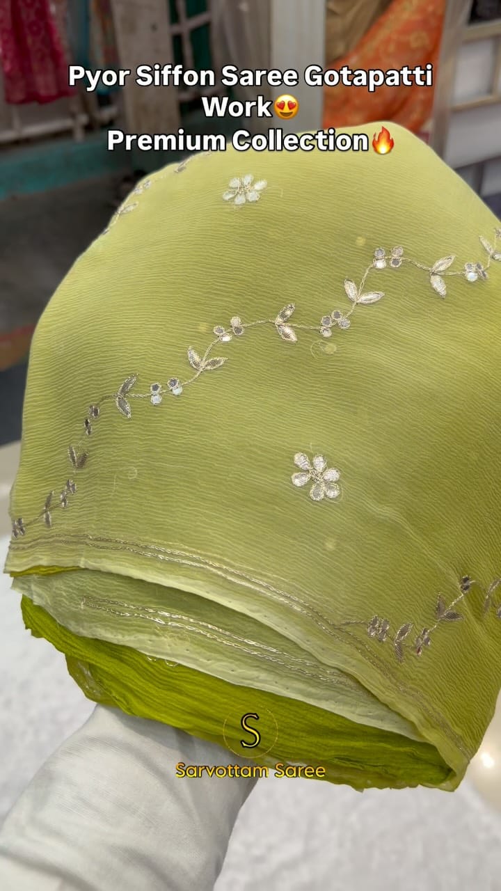 Post 3 by Sarvottam_Saree on Instagram (video)