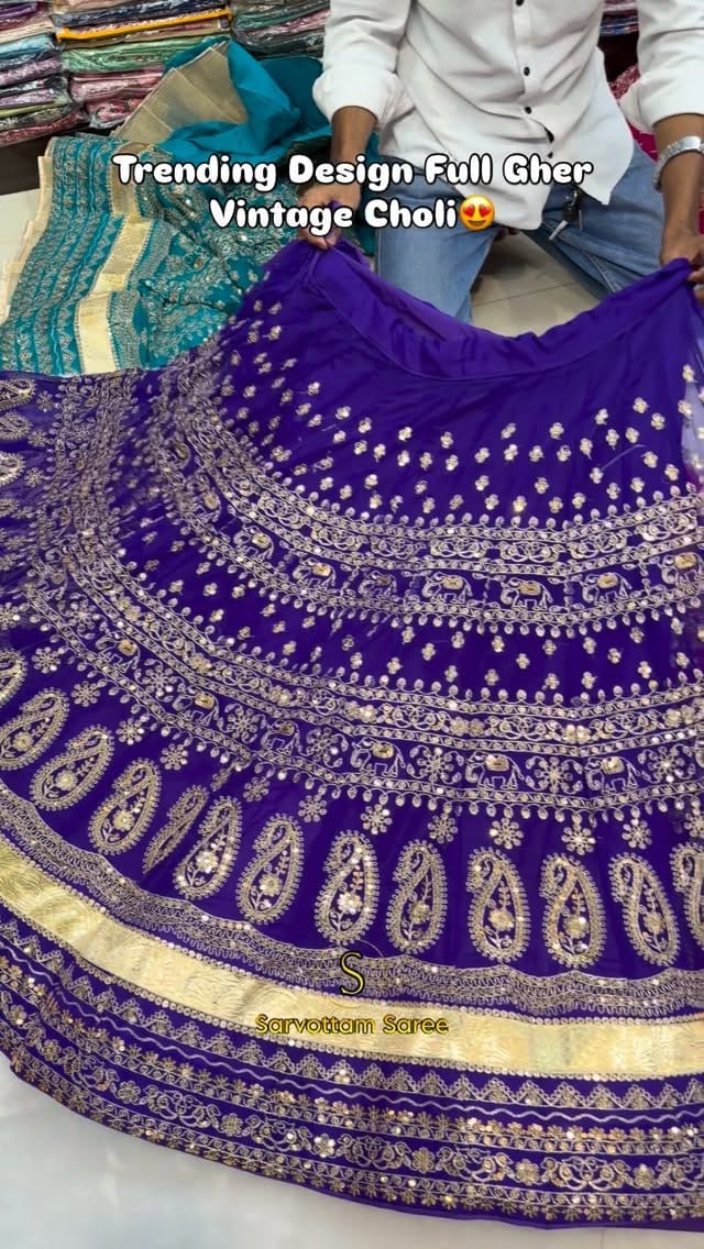 Post 10 by Sarvottam_Saree on Instagram (video)