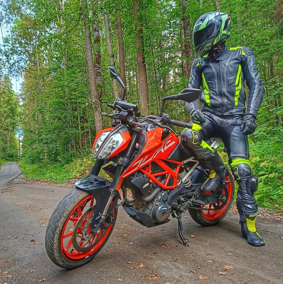 Post 10 by mymotorgear on Instagram (image)