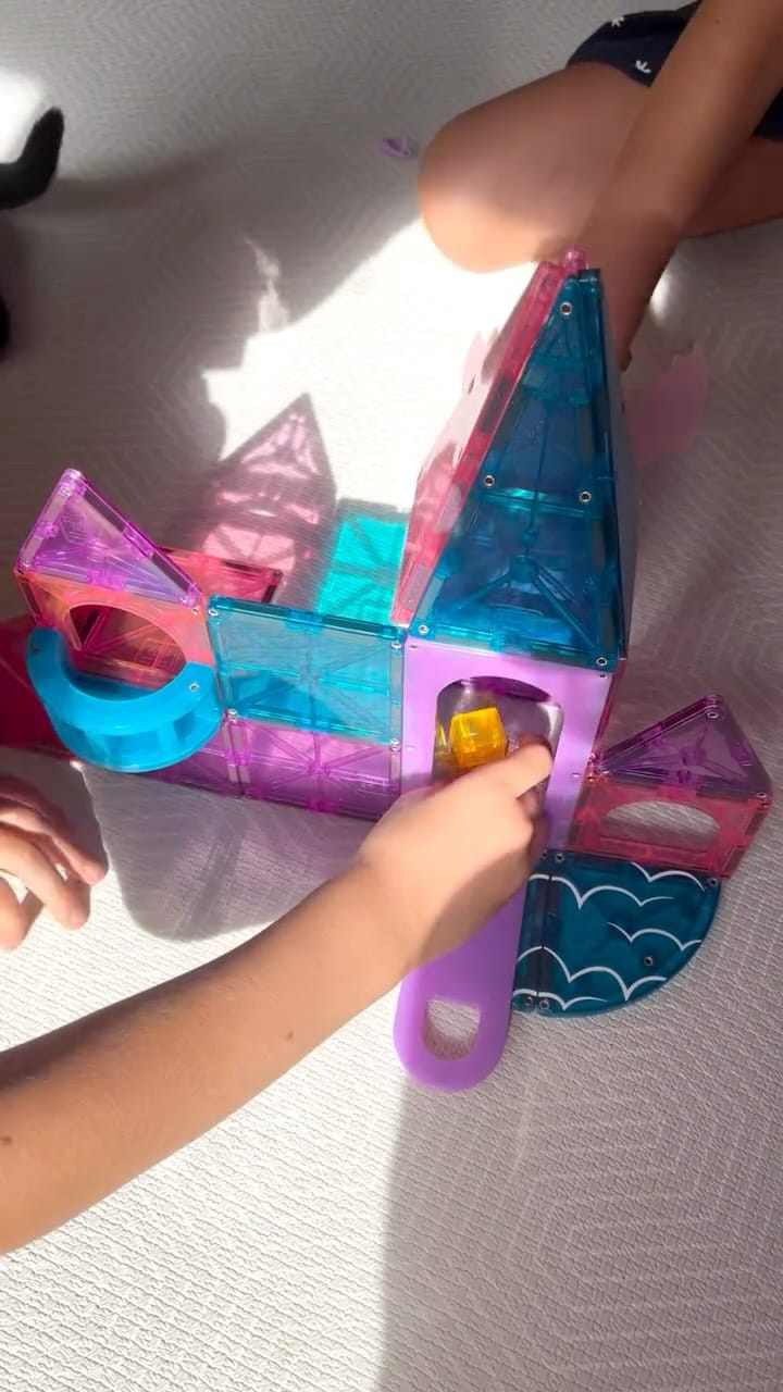 Post 5 by Laura on Instagram (video)