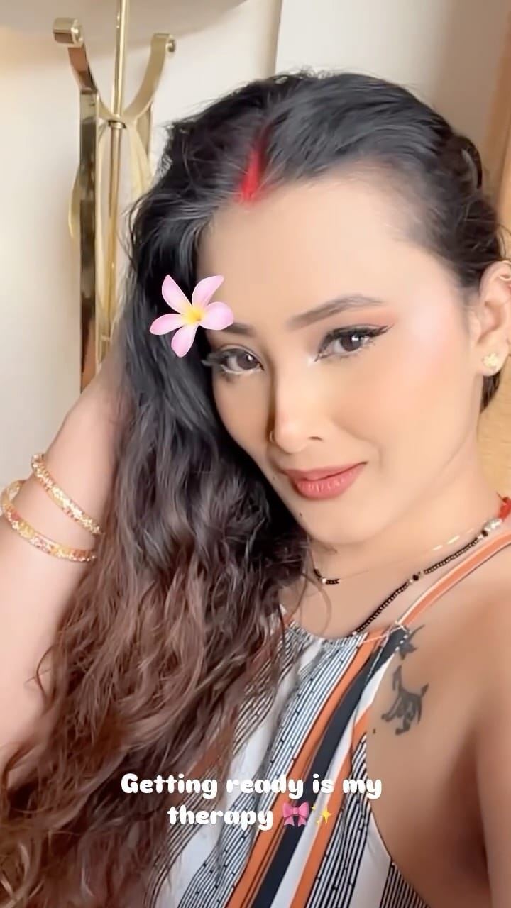 Post 5 by Komal Mehta Bisht on Instagram (video)