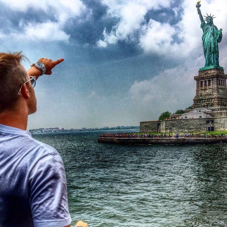 Post 4 by Andrea Vam Vitulano on Instagram (image)
