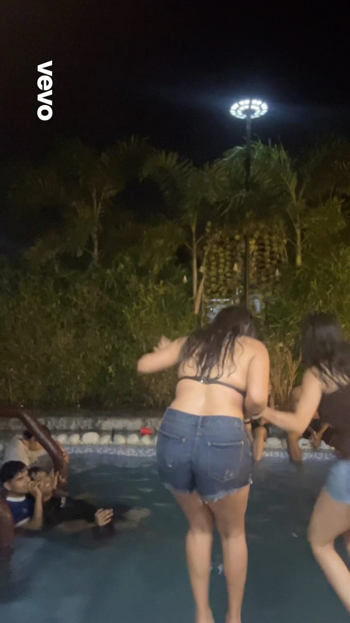 Post 5 by Parul 🐼 on Instagram (video)