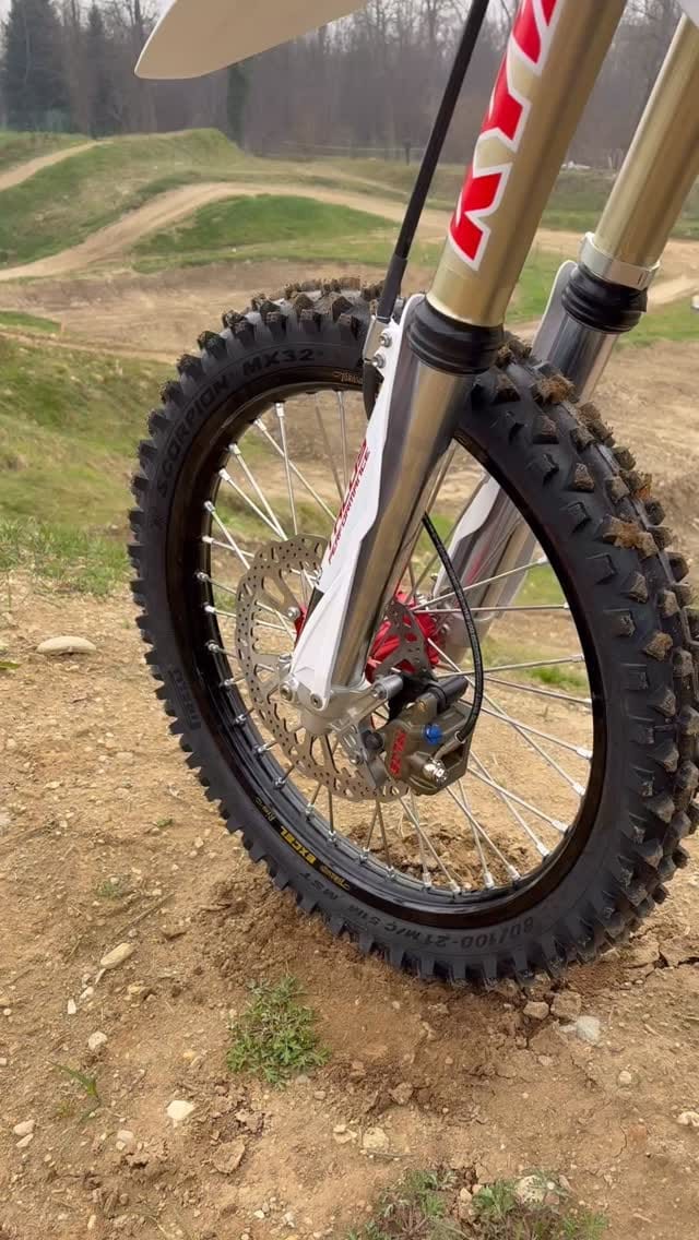 Post 4 by Davide Guarneri on Instagram (video)