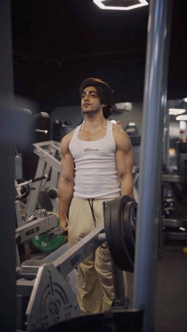 Post 3 by Shadman on Instagram (video)