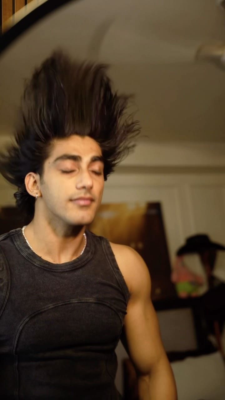 Post 7 by Shadman on Instagram (video)