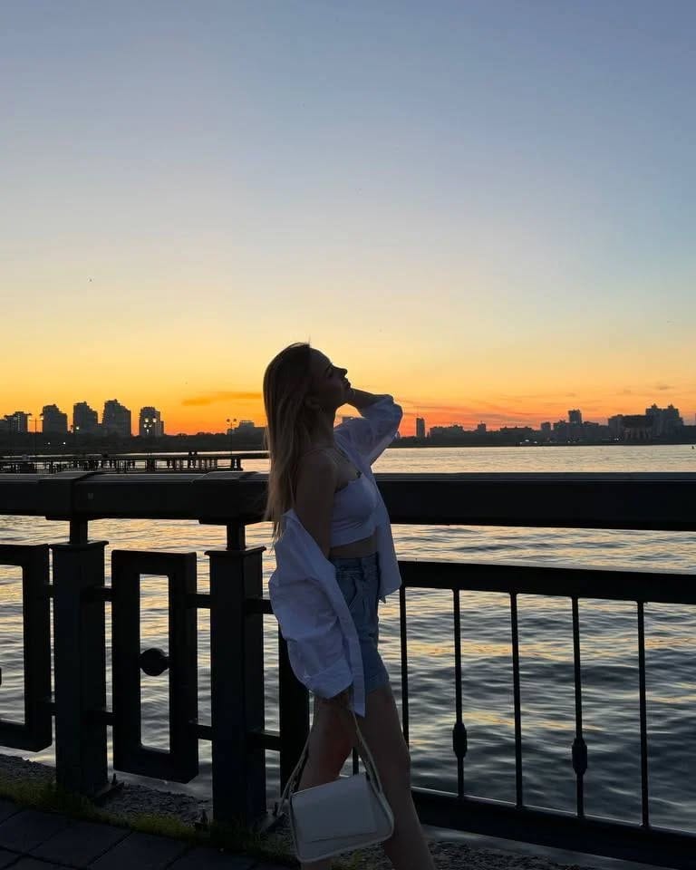 Post 4 by 𝘈𝘯𝘨𝘦𝘭𝘪𝘯𝘢 on Instagram (carousel)