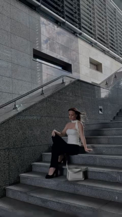 Post 2 by 𝘈𝘯𝘨𝘦𝘭𝘪𝘯𝘢 on Instagram (video)