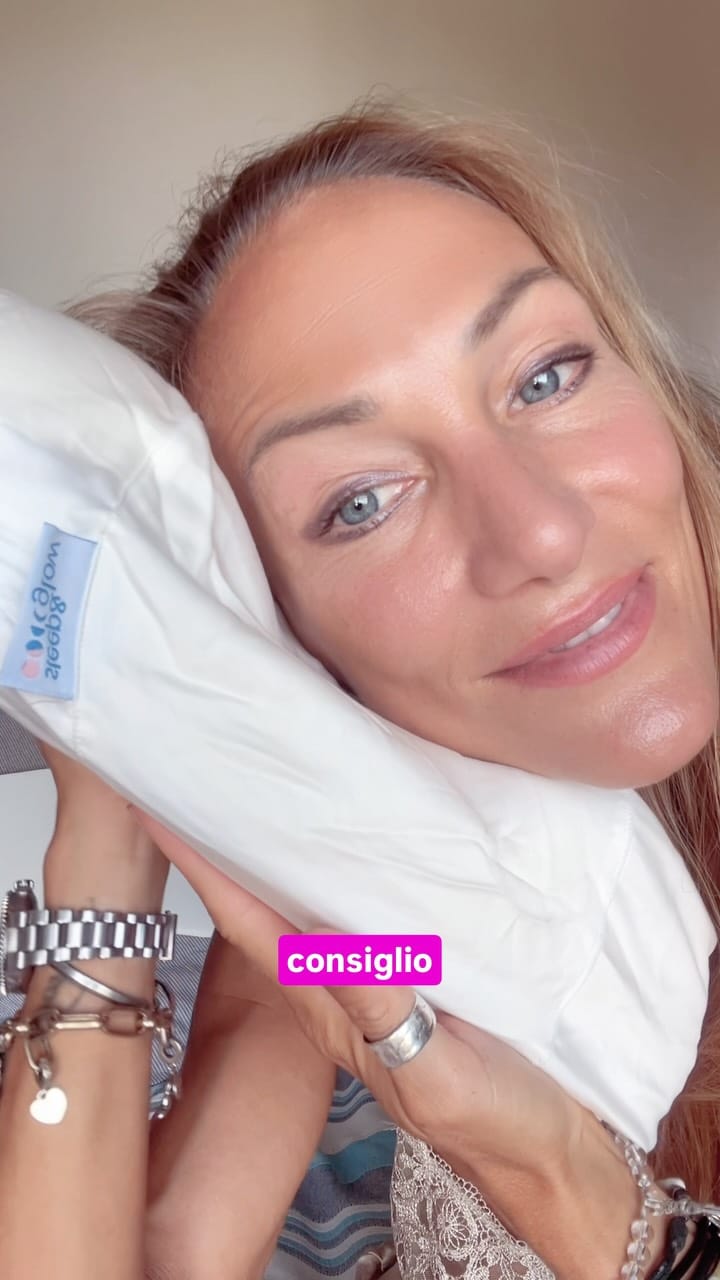 Post 2 by 𝐄𝐫𝐢𝐤𝐚 🧿 𝐍𝐚𝐦𝐚𝐬𝐭𝐞 🙏📿🕉️ 𝐘𝐨𝐠𝐚 𝐟𝐨𝐫 𝐡𝐞𝐚𝐥𝐭𝐡𝐲 𝐛𝐨𝐝𝐲 𝐦𝐢𝐧𝐝 & 𝐬𝐨𝐮𝐥 ✨ on Instagram (video)