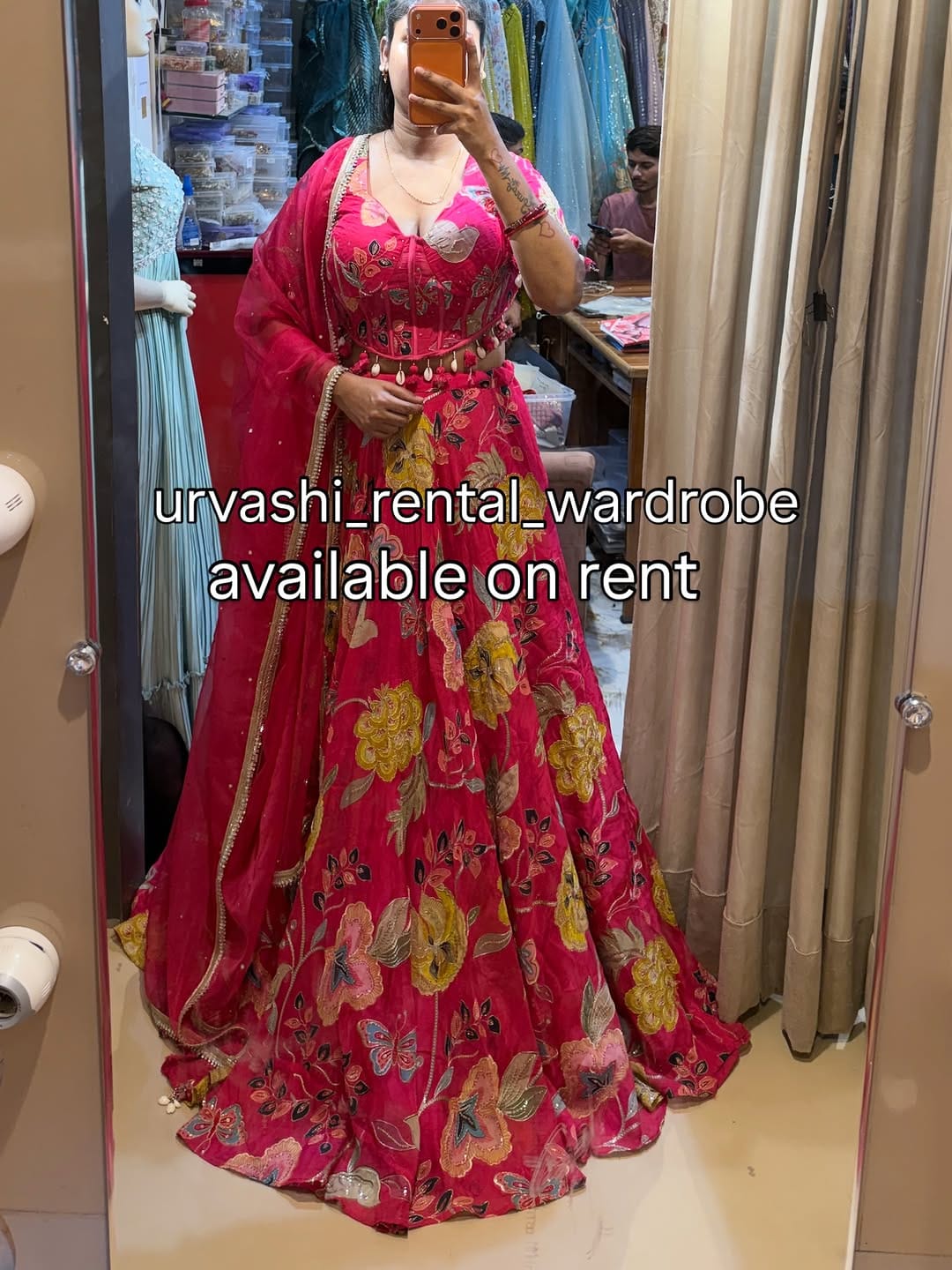 Post 3 by Urvashi’s rental_wardrobe👗 on Instagram (carousel)