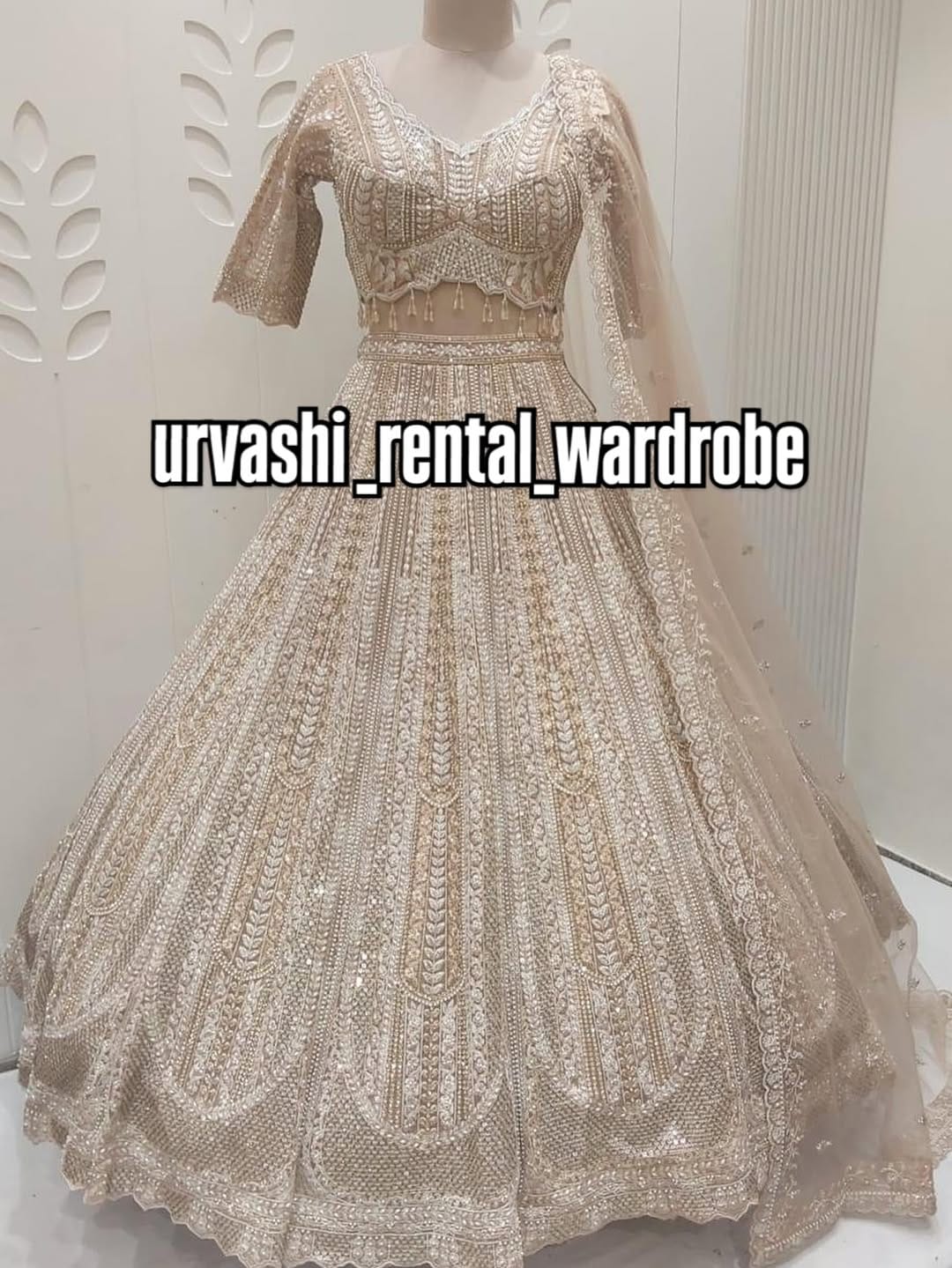 Post 4 by Urvashi’s rental_wardrobe👗 on Instagram (image)