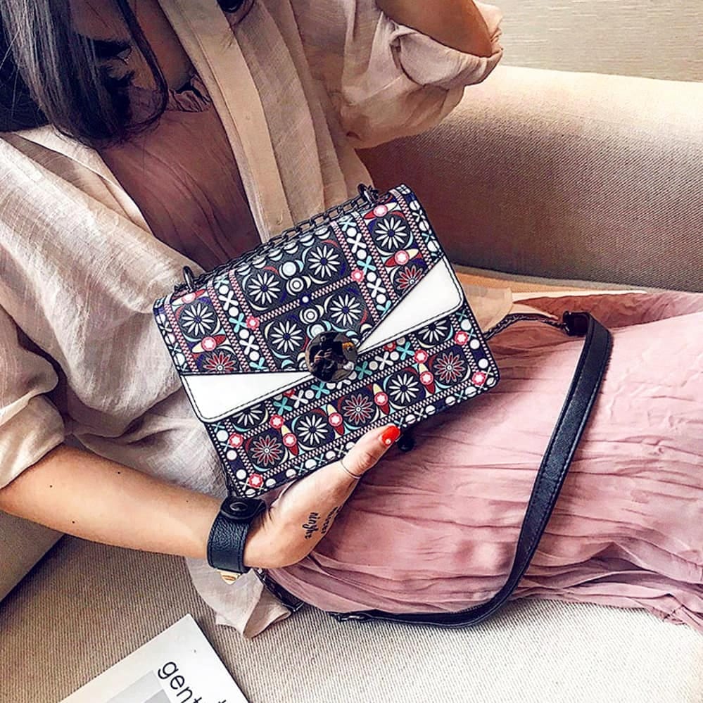 Post 7 by ✴FloralCat Bags & Accessories✴ on Instagram (image)