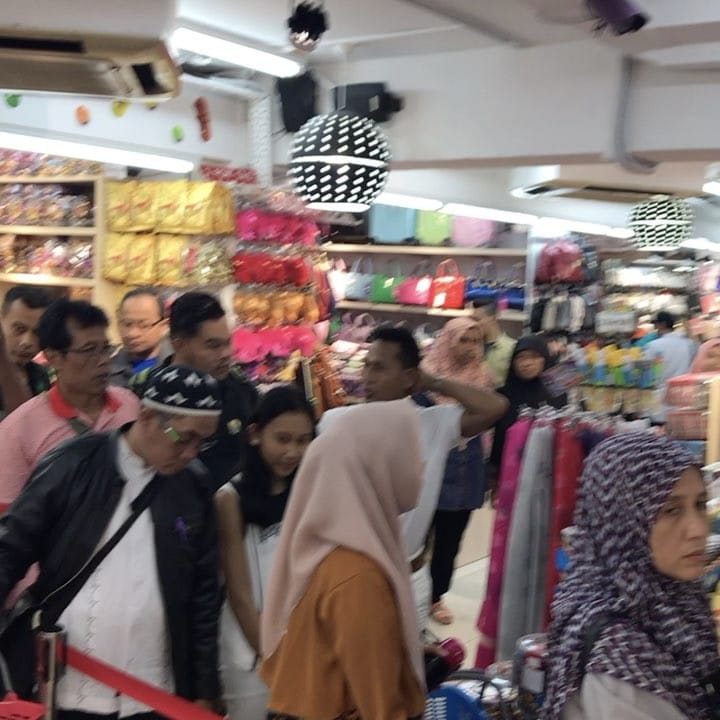 Post 5 by Singapore Souvenir Centre on Instagram (video)