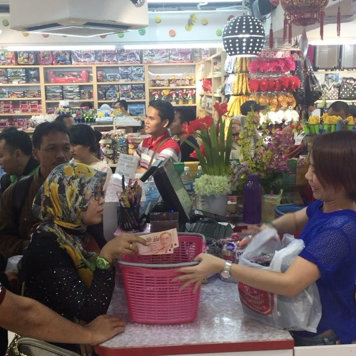Post 9 by Singapore Souvenir Centre on Instagram (video)