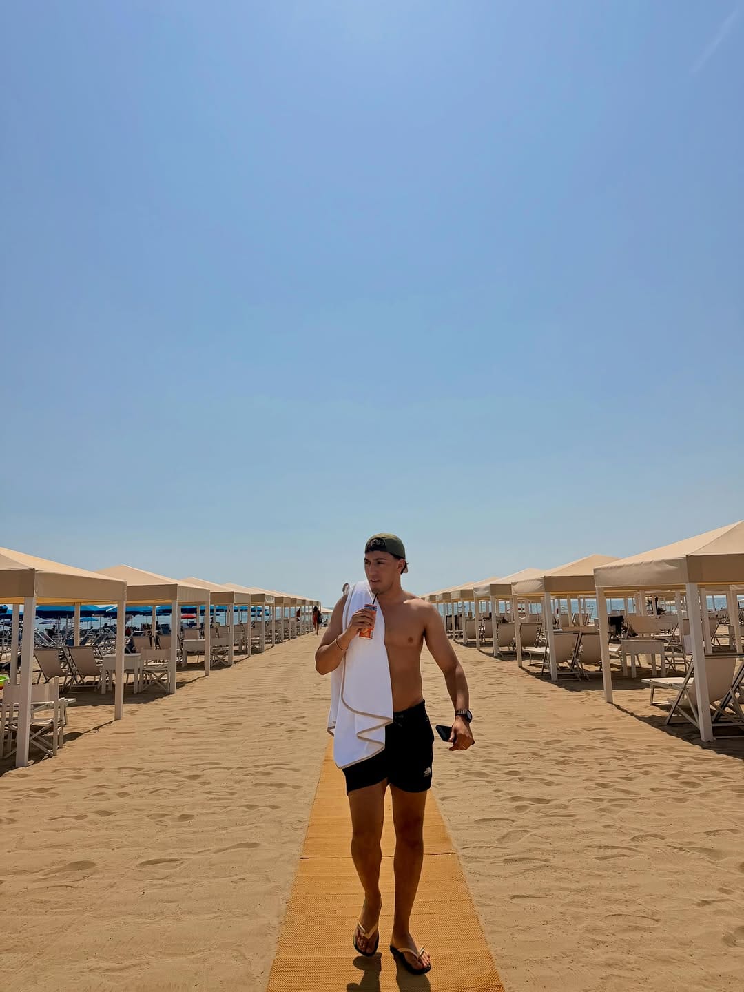 Post 4 by Nidhal Soltani on Instagram (carousel)