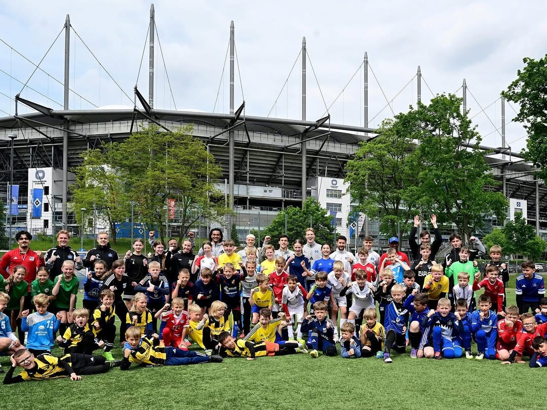 Post 7 by Die HSV-Fußballschule on Instagram (carousel)