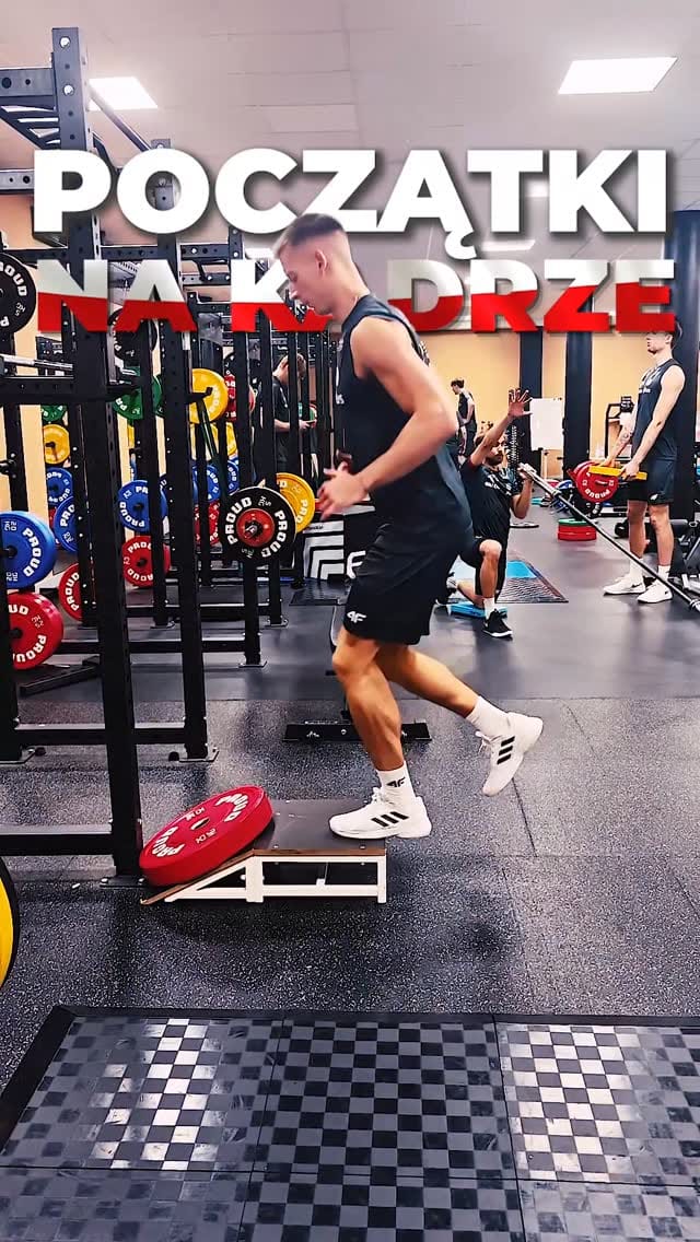 Post 6 by Kamil Semeniuk on Instagram (video)