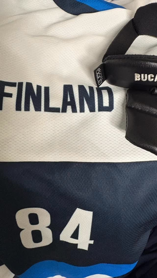 Post 6 by KOVA GOALIE | Hockey Gear on Instagram (video)